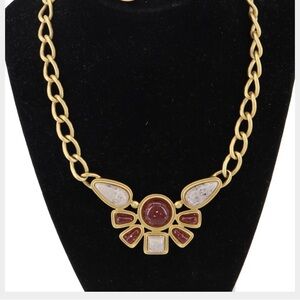 A COLLECTION OF VINTAGE AVON JEWELRY